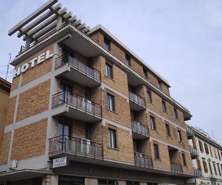 Hotel Traghetto Civitavecchia Exteriér fotografie