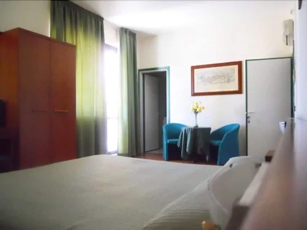 Hotel Traghetto Civitavecchia Exteriér fotografie